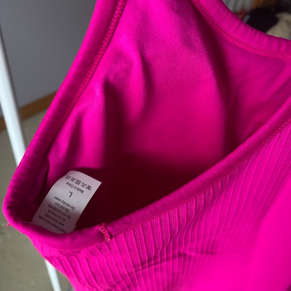 Women Ribbed Workout Crop Tops with Built in Bra (set of two) - Picture 4 of 11